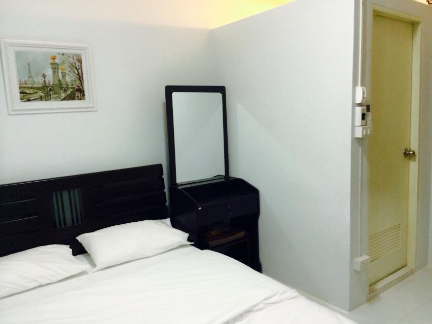 Bann Bunga Inn Bangkok Buitenkant foto